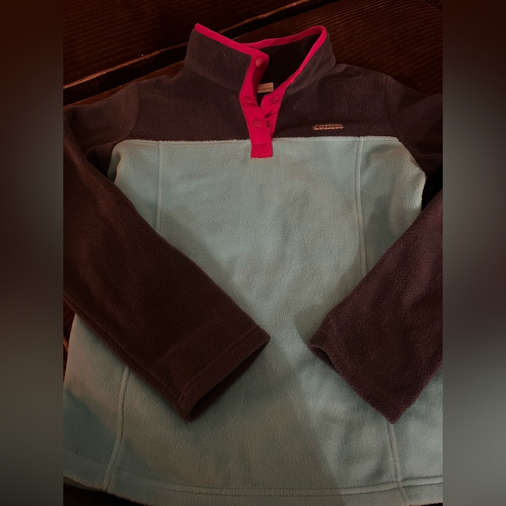 Like New Girls Columbia Pullover